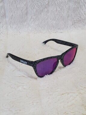 Oakley Black Carbon-Pattern Sunglasses with Purple Lenses